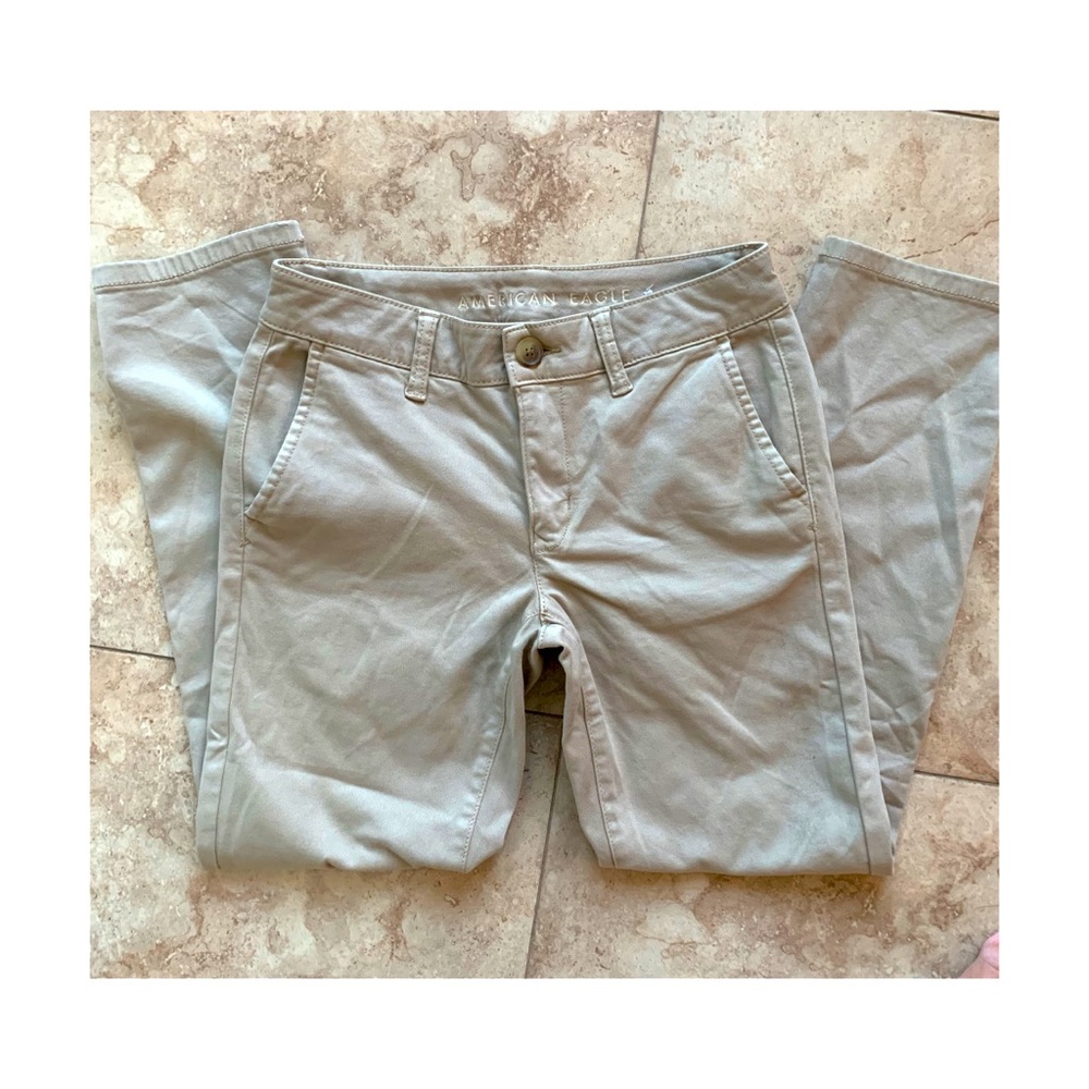 AEO American Eagle Outfitters Kaki jeans w/super stretch. Women’s Sz 4  X-Short.